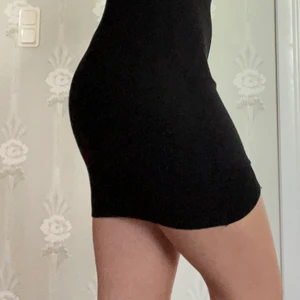 Tight kjol - Helsvart ribbad tight kjol. I fint skick