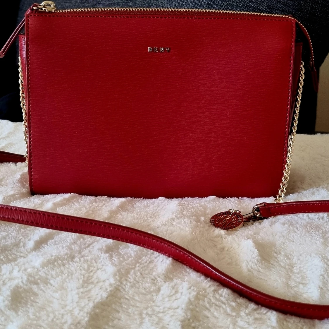 DKNY VÄSKA ( ÄKTA)