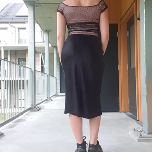 Stunning black satin midiskirt - Gorgeous black midiskirt from Zara. Silky soft fabric. Good preloved condition.