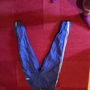 Asics Track pants - Funkar för träning och för streetwear stil