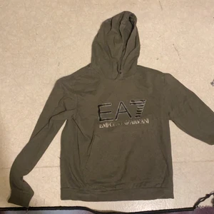 Snygg Armani tröja  - Fin tröja ord pris 750 sälj billigt för att den inte kommer till användning 