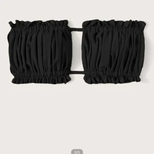 Shein bikinitopp - Bikini topp från shein!! Den är i strl XL men mer som en s/m, passar typ en b/c kupa:)) knappt använd