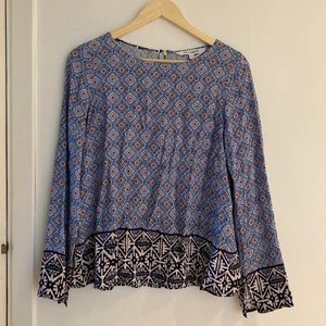 KappAhl blus - Blus från KappAhl i storlek XS använd fåtal gånger, så den är som ny.