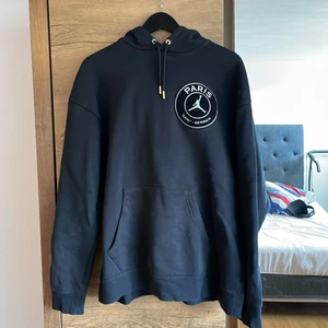 Jordan x paris tröja storlek L - Använd fåtal gånger