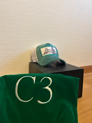 MAGGIORE S2 C3 - Säljer min MAGGIORE S2 C3. Ej använd och är en mycket snygg keps. 