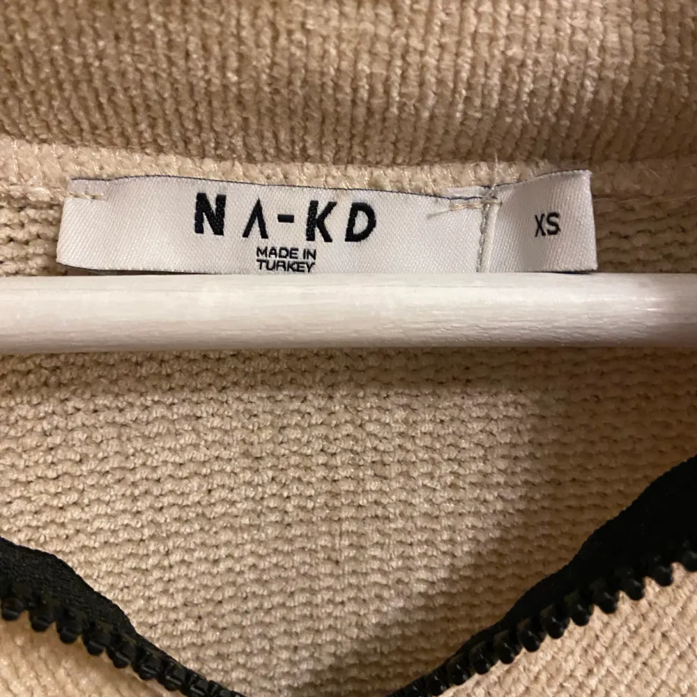 Skit snygg tröja från NAKD i storleken xs. Tröjor & Koftor.