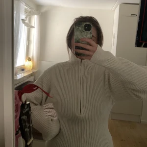 Sticksd tröja - Superfin stickad tröja från h&m. Storlek S💗