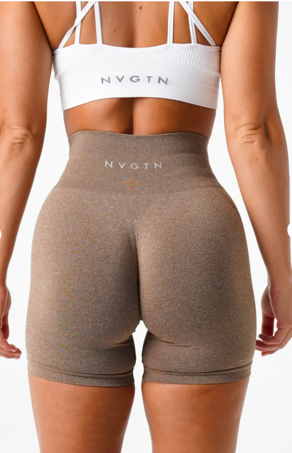 Säljer oanvända NVGTN pro seamless shorts i färgen mocha. Shortsen är väldigt stretchiga och skulle nog säga att de passar S-L, beroende på hur mycket compression man vill ha☺️. Shorts.
