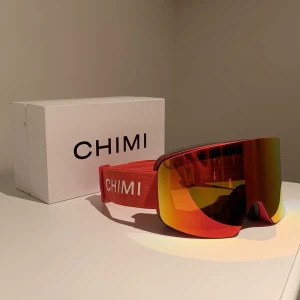 Chimi skidglasögon - Snygga skidglasögon från Chimi. Endast använda 1 vecka i Val-d'Isère. Inga synliga repor eller skador. (Priset är inklusive frakt)