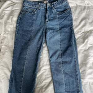 Mom jeans från H&M i storlek 38 💙Säljer för 100 kr