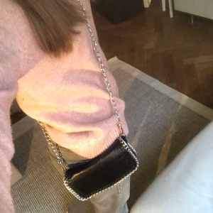 TIAMO VÄSKA  - säljer min tiamo väska i storlek liten/S. För ca 175 Kontakta för intresse ❤️‍🔥