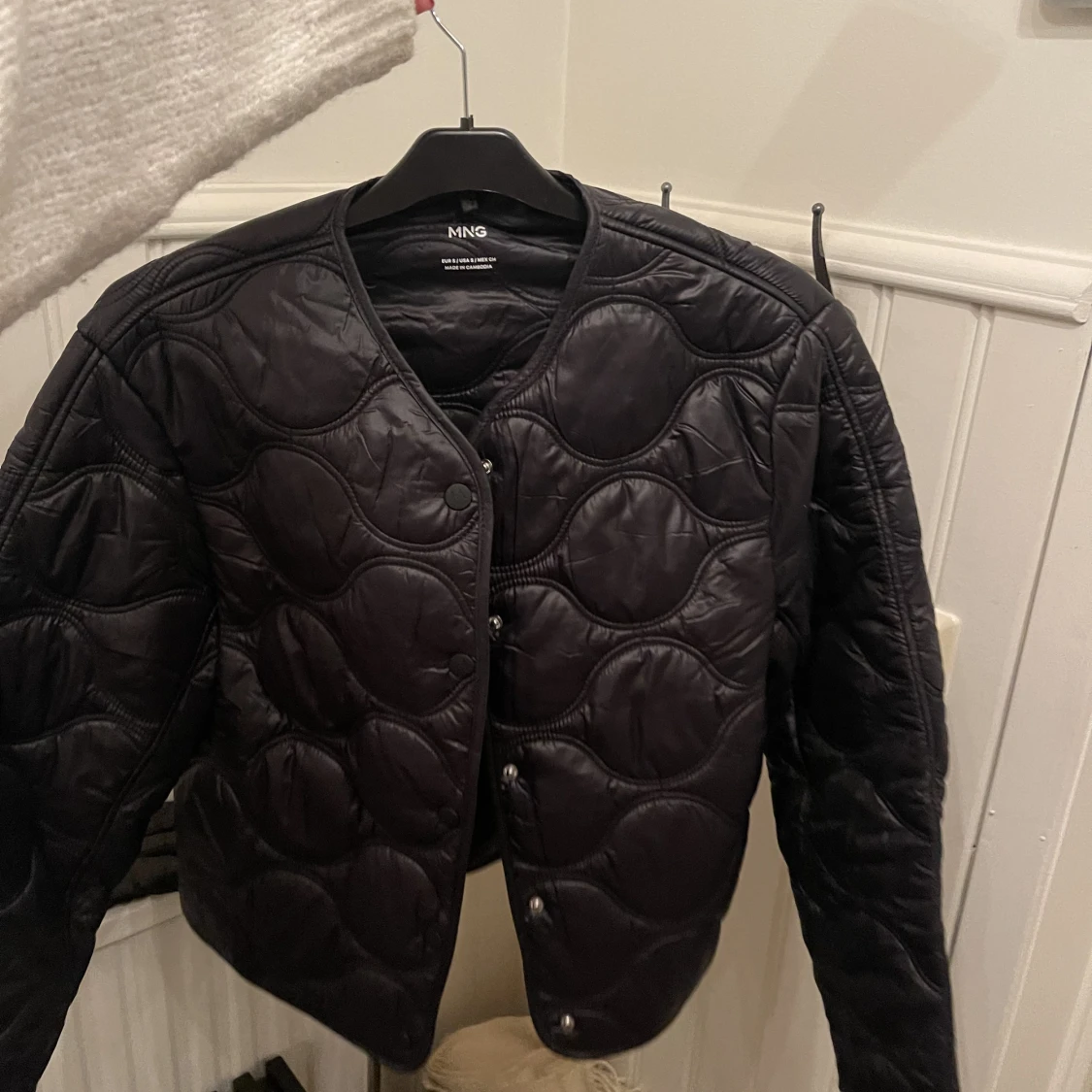 Quiltad svart jacka  - 90