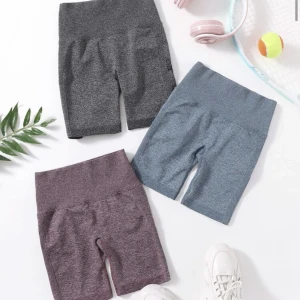 Träningsshorts - Träninhsshorts med scrunch i storlek medium, sitter jättebra och sköna🦋 obs: detta är priset för ett par shorts, skriv vilken färg du vill köpa eller om du önskar köpa 2st (130kr) eller 3st (190kr) så ändrar jag priset i annonsen utifrån det💕 gratis frakt