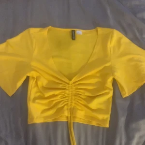 Topp - Storlek XS pris 50kr