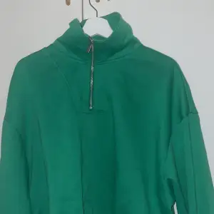 Grön tröja köpt från i hm. Endast använd en gång 💓