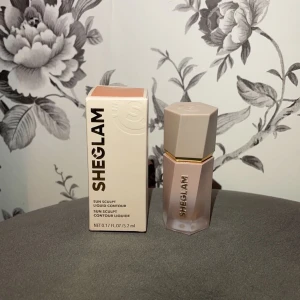 Liquid contour  - Liquid contour ifrån sheglam i färgen golden sun/ 2 bild💕 ENDAST testad💕