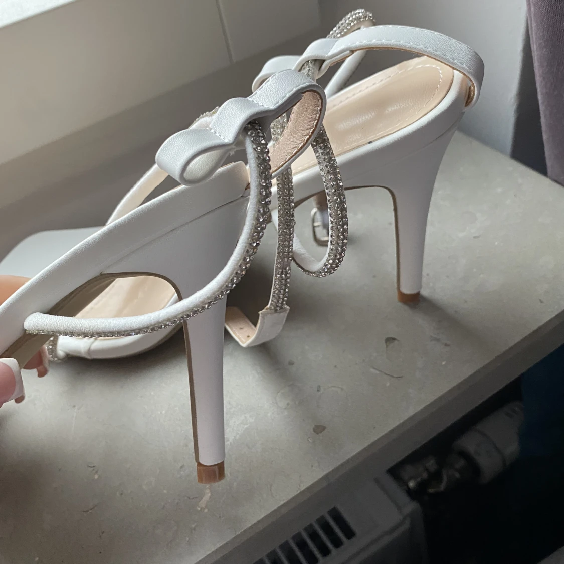 Vita klackskor  - 91