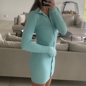 Zara klänning - Jättefin klänning från Zara i fint skick 