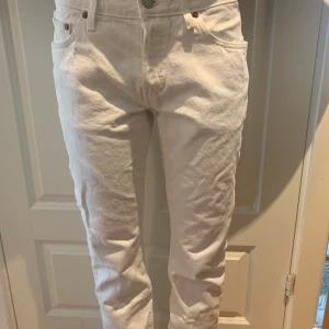 Levis 501 - Superfina och fräscha Levis 501 i storlek 26w32l, säljer då jag läste storleken fel när jag köpte så de är för små 😭💔 inga defekter vad jag kan se, skriv vid intresse eller om du undrar något! 💖💖