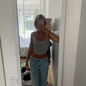 Korsett - ⚠️TRYCK EJ PÅ KÖP DIREKT⚠️ Jättefin grå korsett som inte kmr till användning