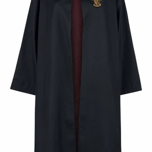 Gryffindor robe/kape - En gryffindor robe köpes för ett år sen använd en gång sen bara varit prydnad. Köptes för 800 säljer för 600 (köpare står för frakt)