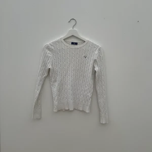 Stickad tröja - Ribb-stickad tröja från Gant, strl 170 cm/15 år men passar XS