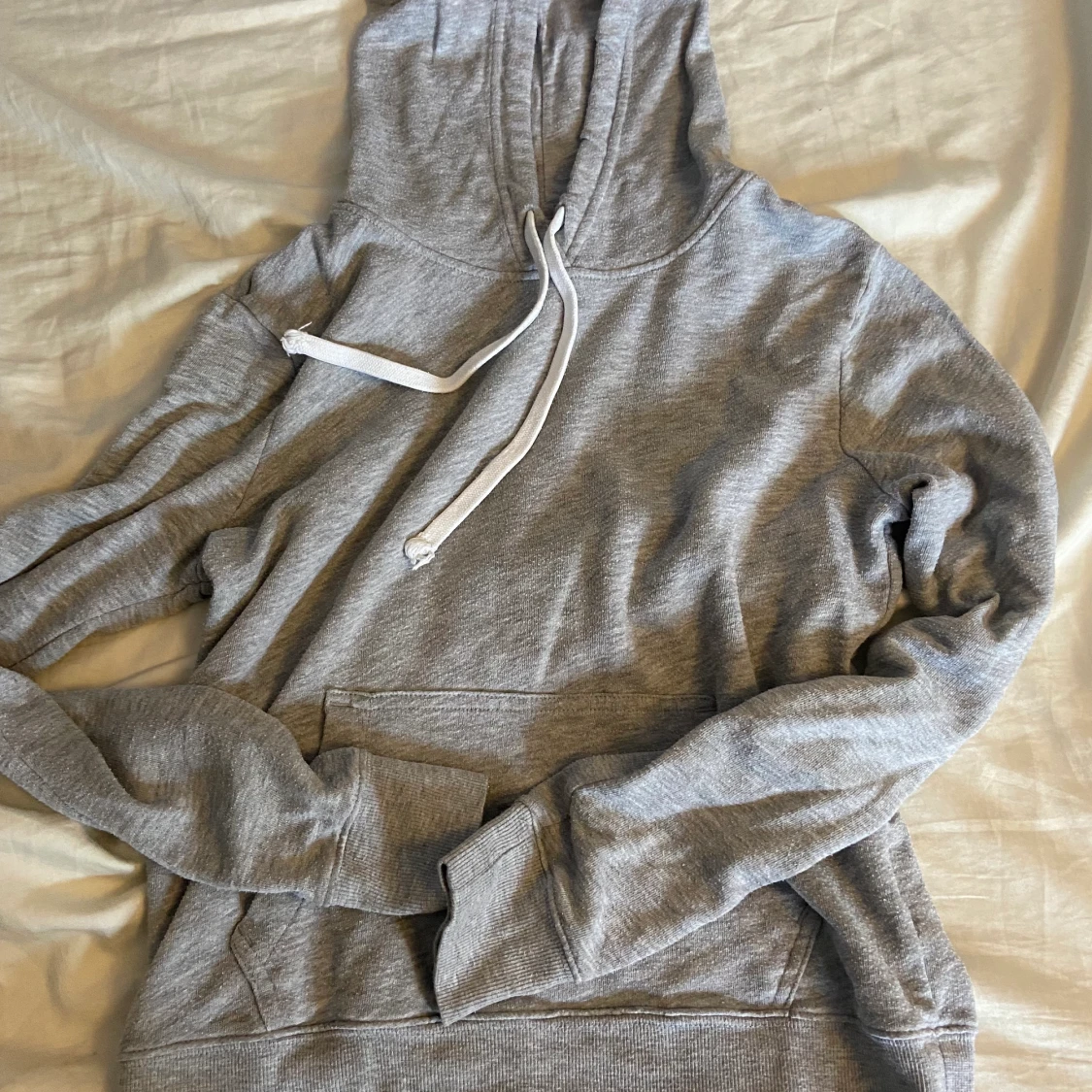 Grå tunnare hoddie från h&m