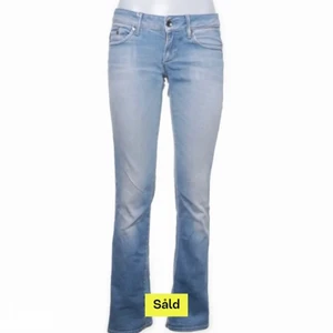 Jeans - Säljer nu dessa snygga jeans pga av att de inte passade.