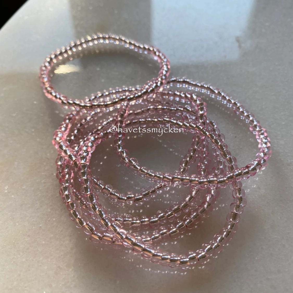 Skimrande pärlarmband  - 90