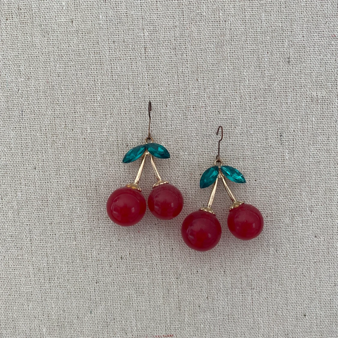 cherry earings ☆