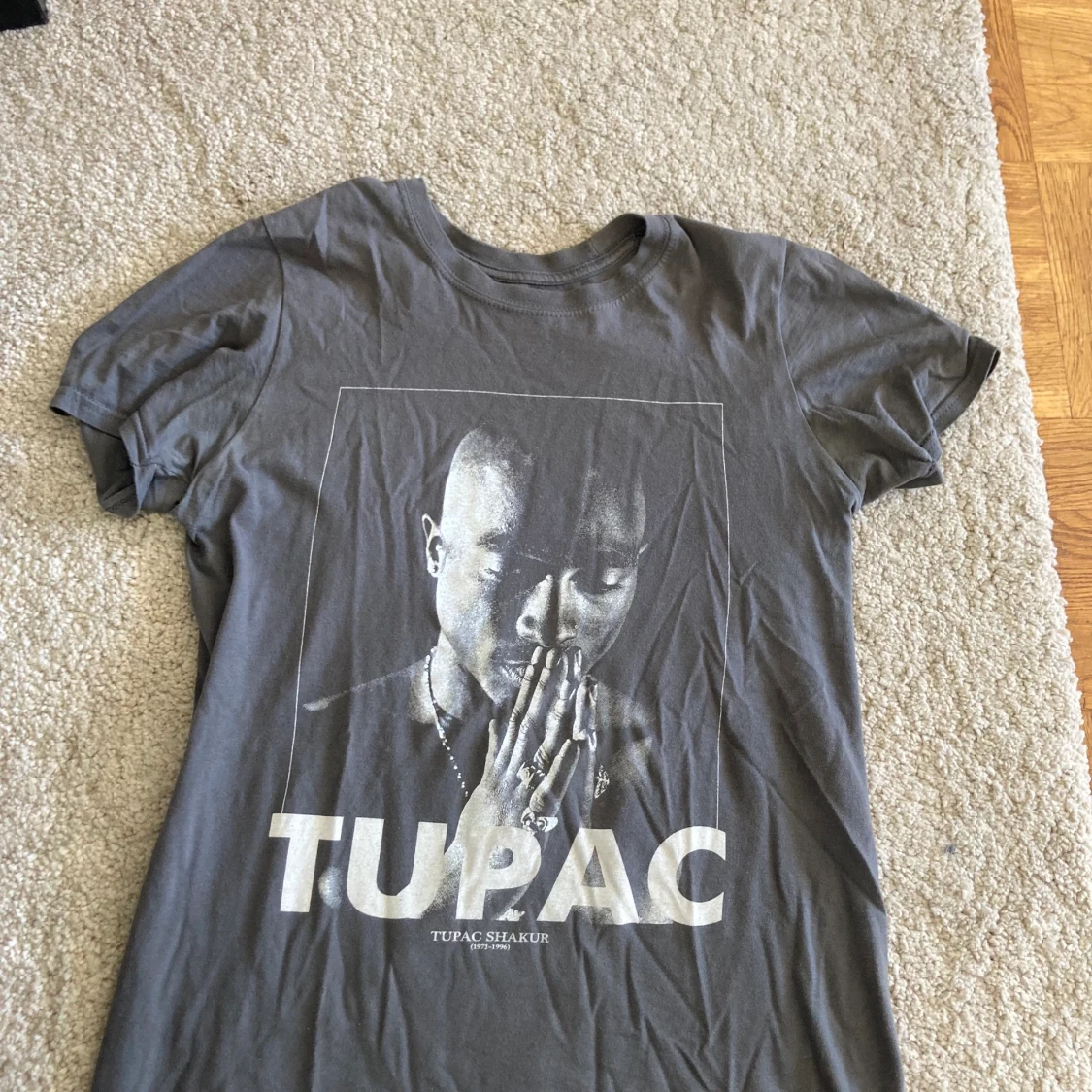 Ljus grå 2Pac tröja 