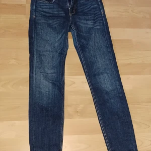 Jeans - Sparsamt använda 