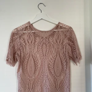 Rosa spetstopp  - Rosa spetstopp, bra skick🤍