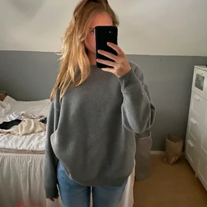 Tjocktröja - Grå basic tjocktröja