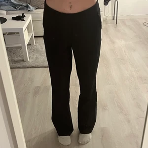bikbok  - säljer mina kostymbyxor från Bikbok, säljer då dom blivit för stora💞köpta för 400kr men säljer för 250kr+frakt 