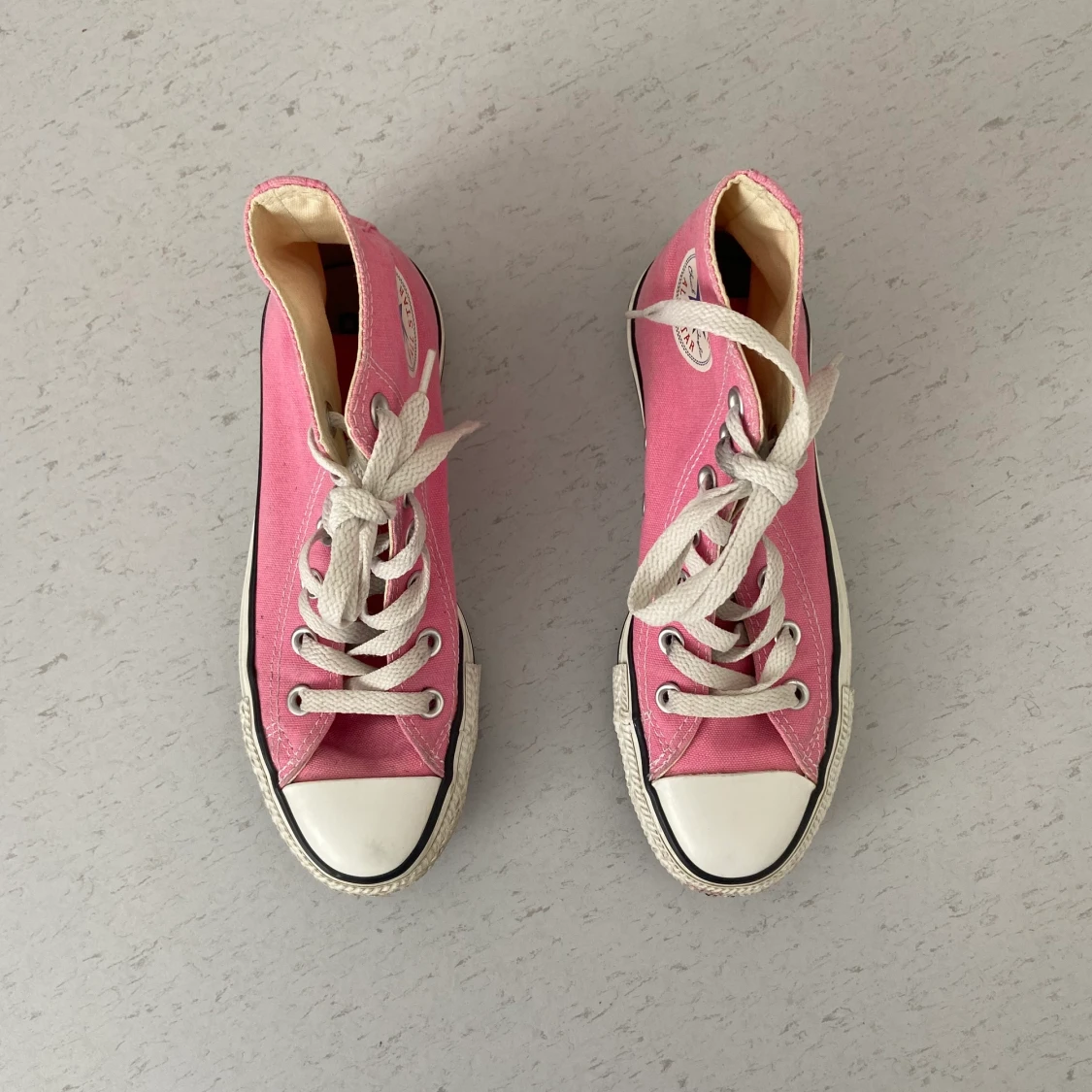 Rosa höga Converse ALL STAR i gott skick! - 90