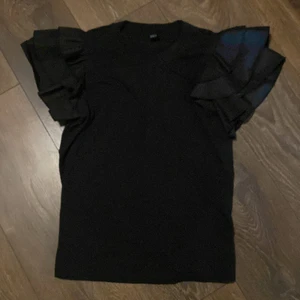 Topp - Snygg topp säljes. Storlek S