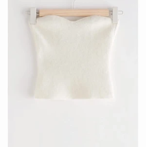 Snyggt linne - Skitsnyggt linne från &other stories, helt slutsåld! Strl. L men passar även M⭐️ använd 1 gång, alpaca material. Passar till precis allt