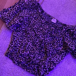 Jätte fin leopard top - Man kan skriva om man vill ha mer bilder 😊