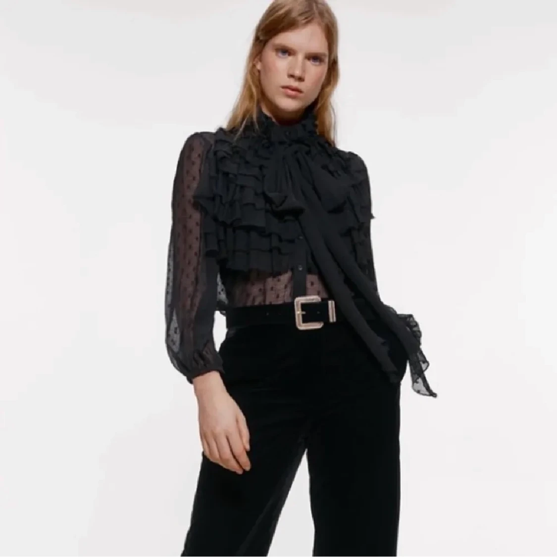 ZARA svart knytblus - 90