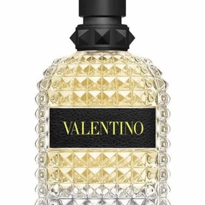 Valentino parfym - Helt oanvänd  - Säljer denna parfym då jag råkade köpa herr varianten. Helt oanvänd, endast öppnat förpackningen.   Parfym: Valentino - Born In Roma Yellow Dream Uomo (50 ml)   Nypris: 900 kr 