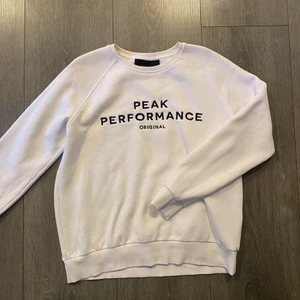 Peak performance sweatshirt  - Knappt använd strl s, superfint skick!🤍