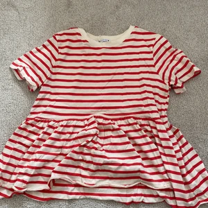 Randig topp från zara - Knappt använd, 50kr❤️ strlk S men passar xs-m 