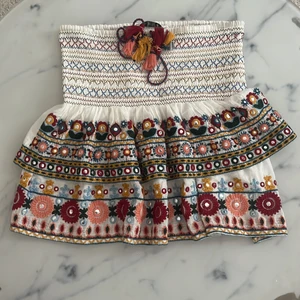 Kjol xx ZARA  - Helt ny kjol från zara i strl S ❤️😍 köpte av en tjej på plick helt ny! Som sagt med lappen kvar! ❤️🫶🏽🙌🏽 hoppas den kommer till en bättre garderob än min! Köpt för 400 ❤️ står ej för postens slarv ❤️ går inte heller att få tillbaka pengarna om man inte gillar ❤️❤️