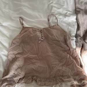 Topp - Super fin topp från vintage stories som inte kommer till någon användning.  Köparen står för frakt 