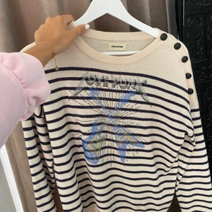 Zadig & Voltaire Chasmere tröja  - Säljer denna randiga Zadig tröja, den är i storlek 14-15 men passar mig som är xs/s. 