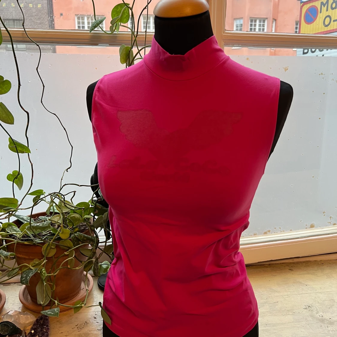 Trendigt rosa linne med tryck