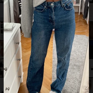 Jeans  - Jeans från NA-KD i storlek 36!