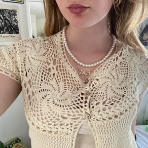 Svensk sommar tröja☀️ - Fin stickad tröja från Vila🍀 Väldigt sött och bra till sommaren💕💕