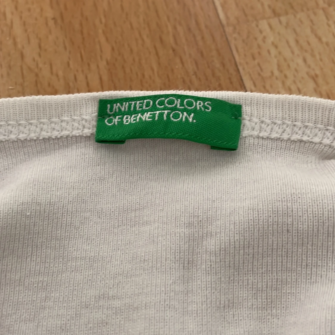 Vit benetton tröja  - 91